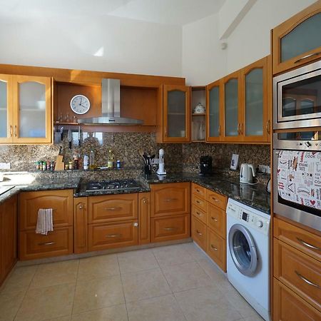Unforgettable Family Escape - Cliffside Villa With Panoramic Sea Views And Kid-Friendly Private Pool Pissouri Bagian luar foto