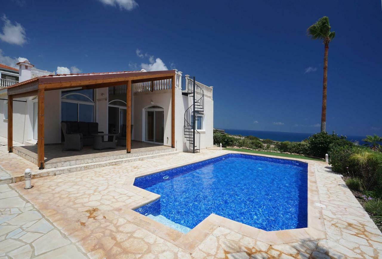 Unforgettable Family Escape - Cliffside Villa With Panoramic Sea Views And Kid-Friendly Private Pool Pissouri Bagian luar foto