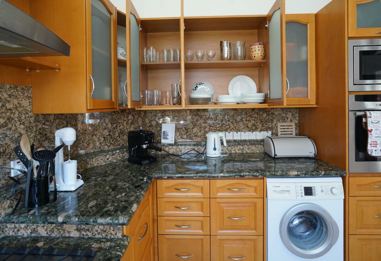 Unforgettable Family Escape - Cliffside Villa With Panoramic Sea Views And Kid-Friendly Private Pool Pissouri Bagian luar foto